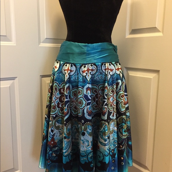 Star City Skirt Juniors Size 9 - Picture 5 of 5
